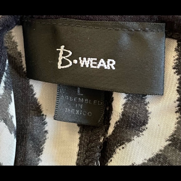 WOMENS TOPS-Woman’s Blouse-Zebra Striped - Picture 4 of 5